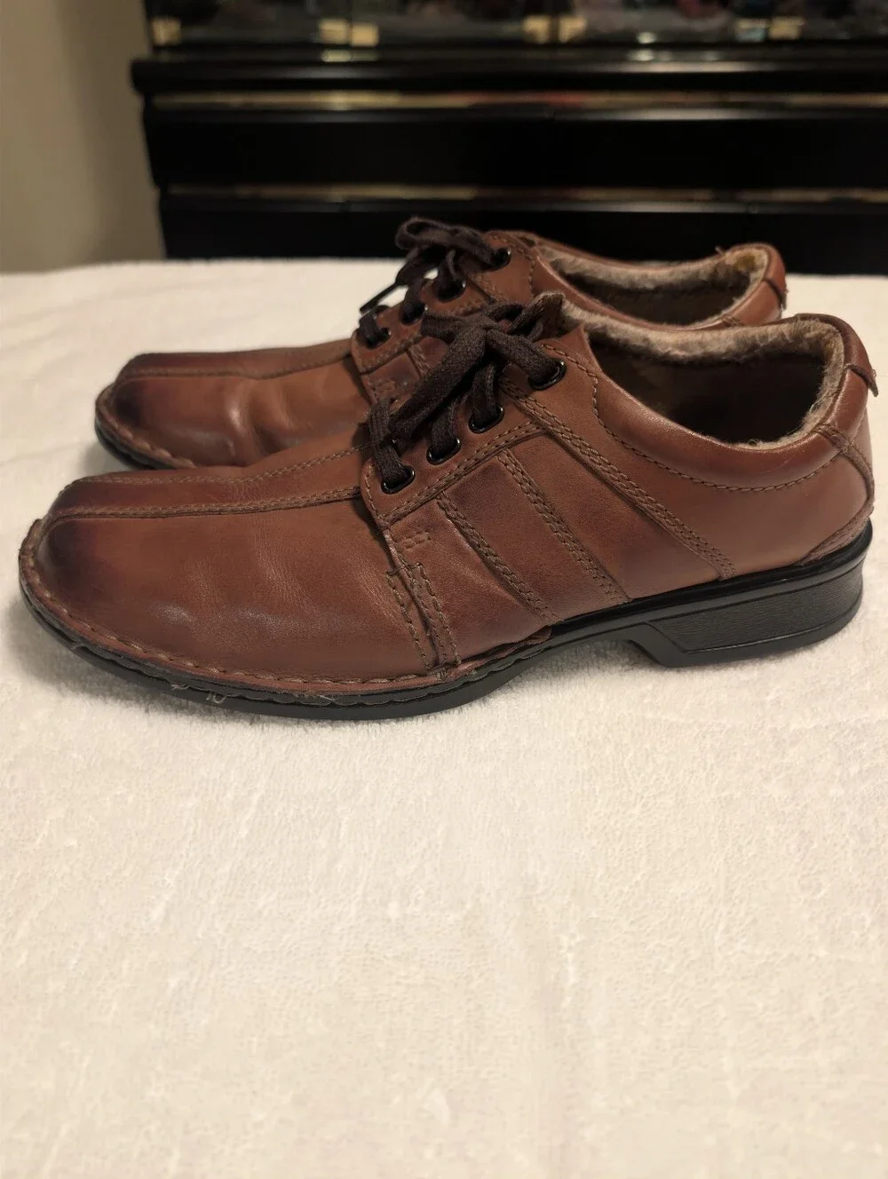 Clarks Brown Leather Lace-Up Oxfords